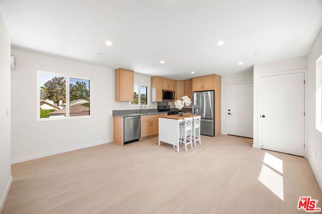 2621 Veteran Avenue, Los Angeles, CA 90064