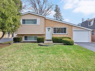 25 N Craig Place, Lombard, IL 60148
