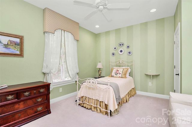 729 Lochaven Road, Waxhaw, NC 28173
