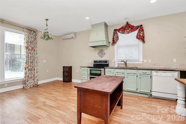 729 Lochaven Road, Waxhaw, NC 28173