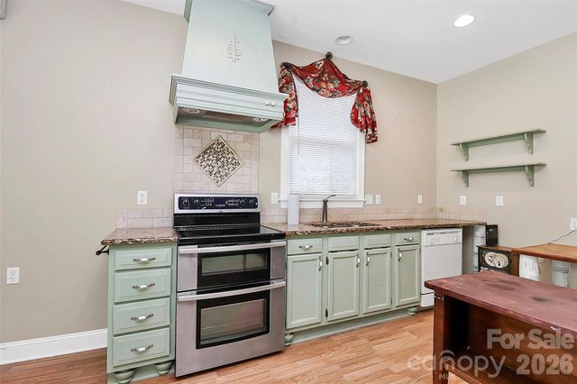 729 Lochaven Road, Waxhaw, NC 28173