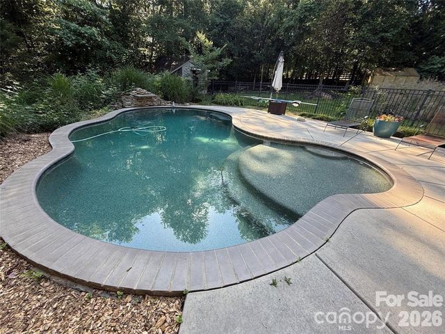 729 Lochaven Road, Waxhaw, NC 28173