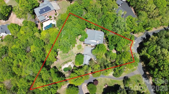 729 Lochaven Road, Waxhaw, NC 28173