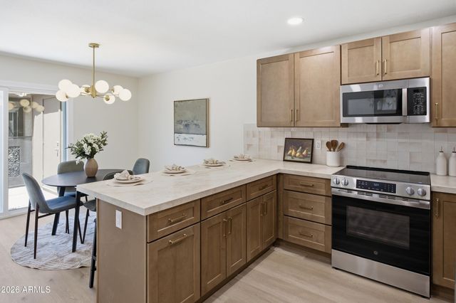 3033 N 39TH Street 4, Phoenix, AZ 85018