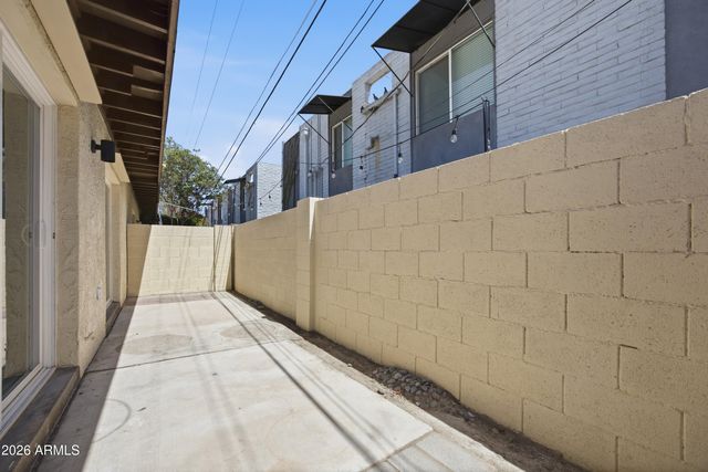 3033 N 39TH Street 4, Phoenix, AZ 85018