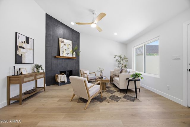 3033 N 39TH Street 4, Phoenix, AZ 85018