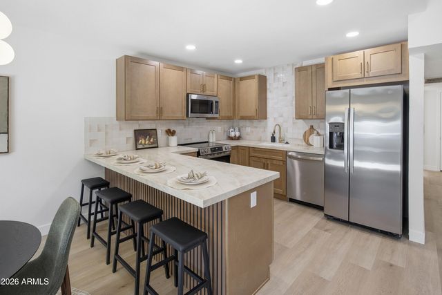 3033 N 39TH Street 4, Phoenix, AZ 85018