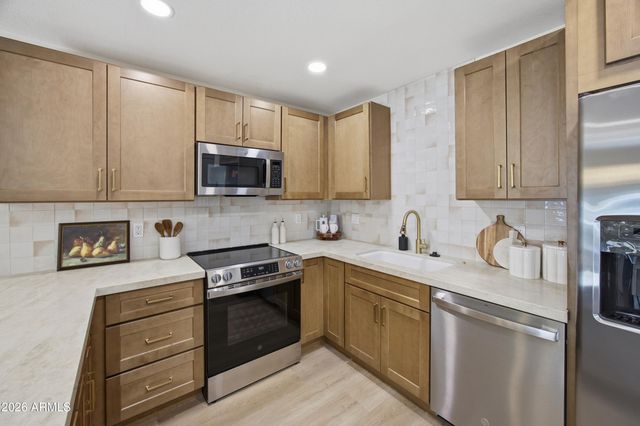 3033 N 39TH Street 4, Phoenix, AZ 85018