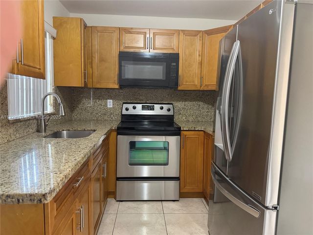 6083 W Flagler St 0, Miami, FL 33144