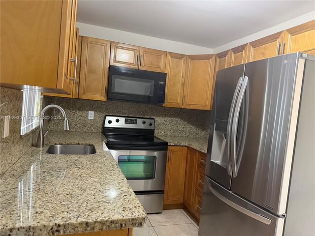 6083 W Flagler St 0, Miami, FL 33144