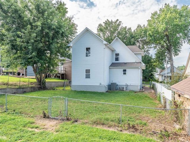 2821 Edmond Street, St Joseph, MO 64501