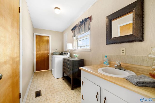 20835 Alabama Highway 33, Moulton, AL 35650