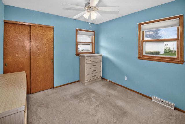W149N8183 Winchester STREET, Menomonee Falls, WI 53051
