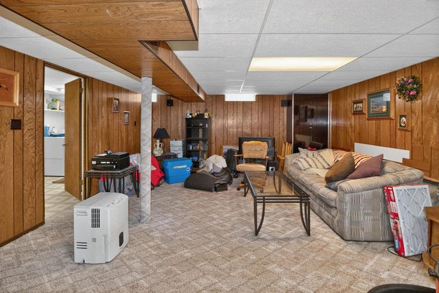 W149N8183 Winchester STREET, Menomonee Falls, WI 53051