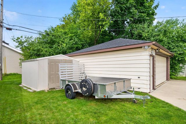 W149N8183 Winchester STREET, Menomonee Falls, WI 53051