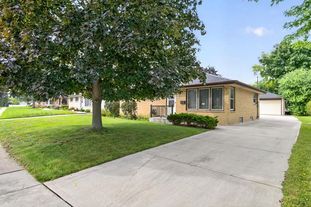 W149N8183 Winchester STREET, Menomonee Falls, WI 53051