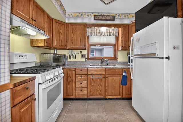 W149N8183 Winchester STREET, Menomonee Falls, WI 53051