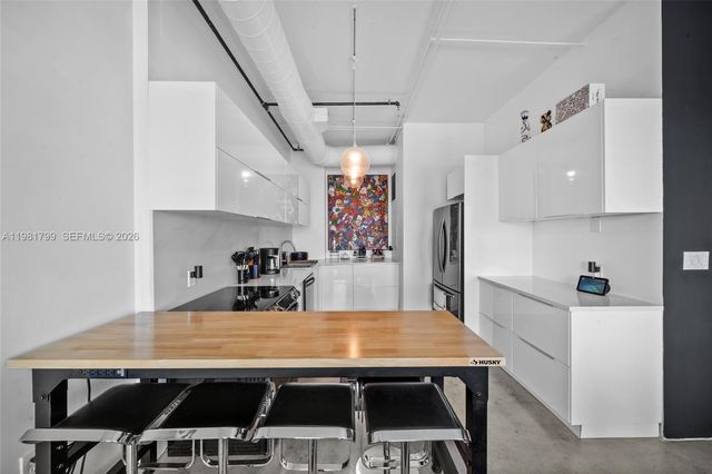 10 SW South River Dr 1512, Miami, FL 33130