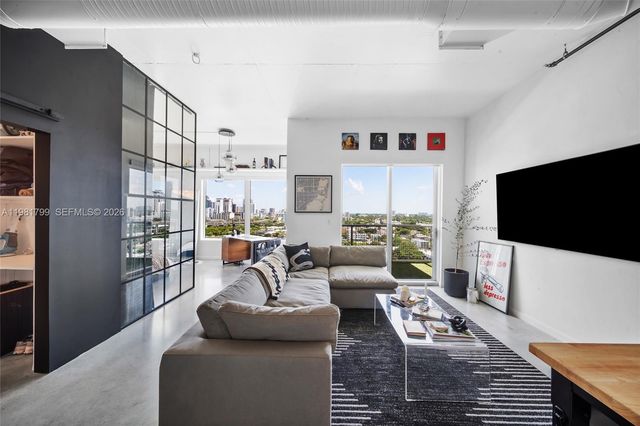 10 SW South River Dr 1512, Miami, FL 33130