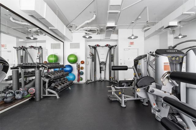 10 SW South River Dr 1512, Miami, FL 33130