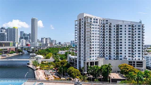 10 SW South River Dr 1512, Miami, FL 33130