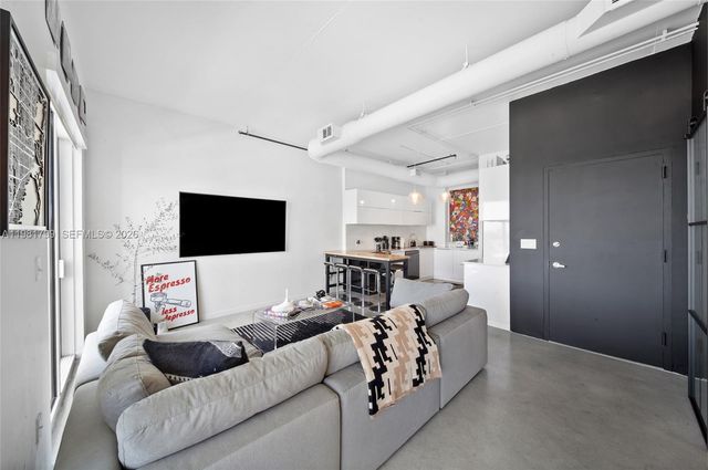 10 SW South River Dr 1512, Miami, FL 33130