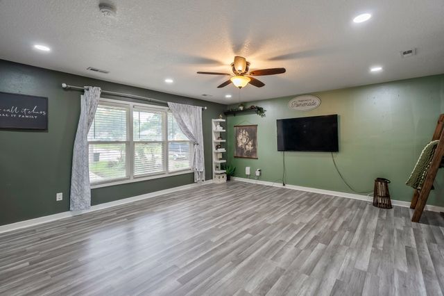 1835 Payton Avenue, Des Moines, IA 50315