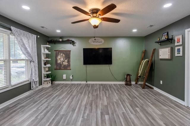 1835 Payton Avenue, Des Moines, IA 50315