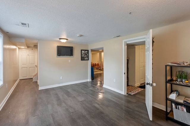 1835 Payton Avenue, Des Moines, IA 50315