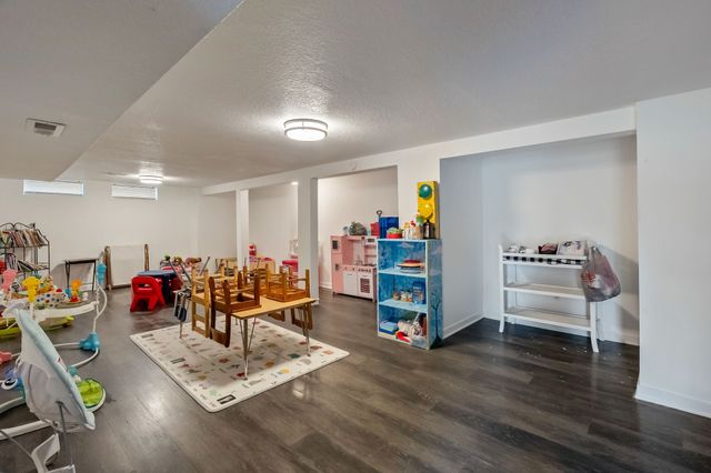 1835 Payton Avenue, Des Moines, IA 50315
