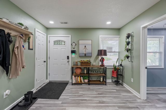 1835 Payton Avenue, Des Moines, IA 50315