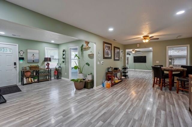 1835 Payton Avenue, Des Moines, IA 50315