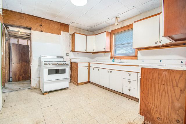 216 May Avenue, Michigan City, IN 46360