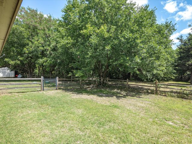 205 Private Road 2194, Decatur, TX 76234