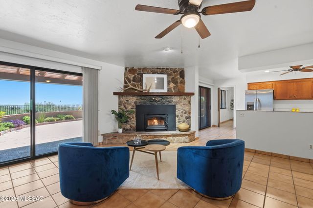 1235 E Moonridge Road, Tucson, AZ 85718