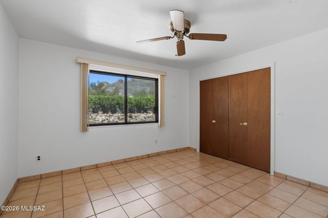1235 E Moonridge Road, Tucson, AZ 85718