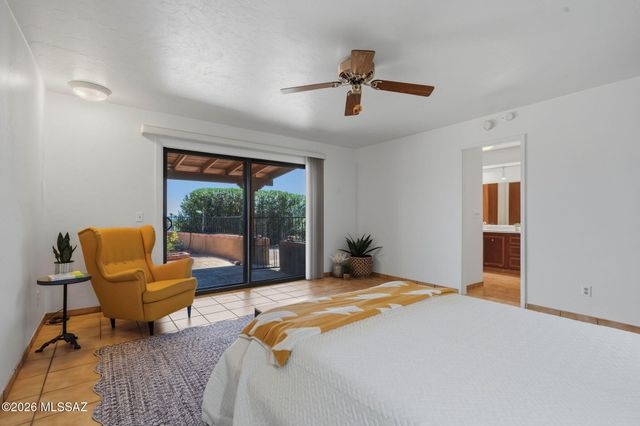 1235 E Moonridge Road, Tucson, AZ 85718