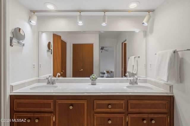 1235 E Moonridge Road, Tucson, AZ 85718