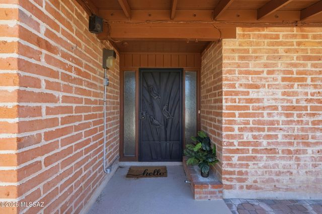 1235 E Moonridge Road, Tucson, AZ 85718