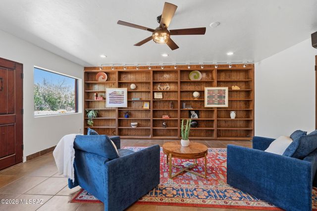 1235 E Moonridge Road, Tucson, AZ 85718