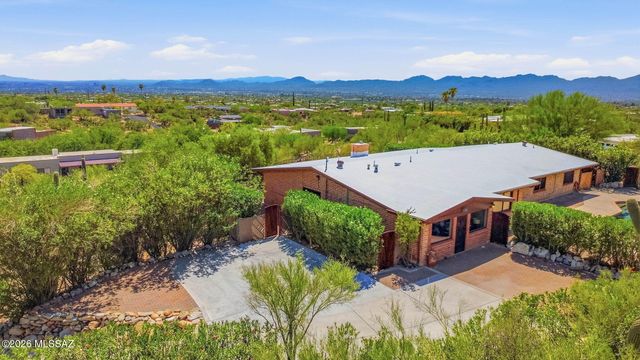 1235 E Moonridge Road, Tucson, AZ 85718