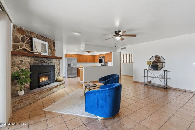 1235 E Moonridge Road, Tucson, AZ 85718