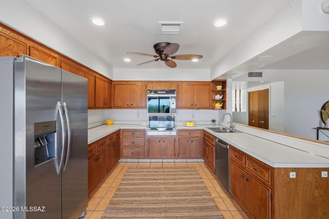 1235 E Moonridge Road, Tucson, AZ 85718