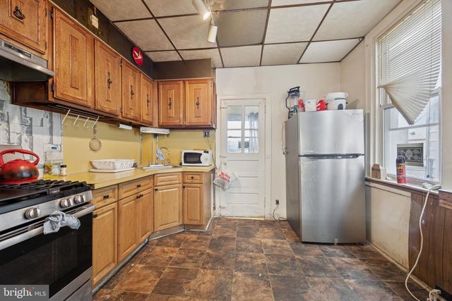 5627 SANSOM ST, Philadelphia, PA 19139