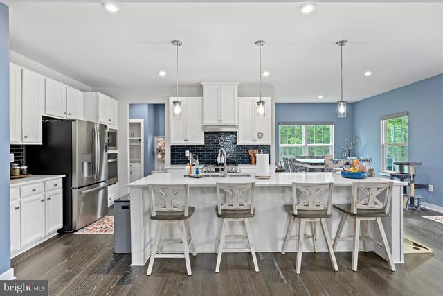 5018 BIRCH LEAF CIR, Fredericksburg, VA 22407