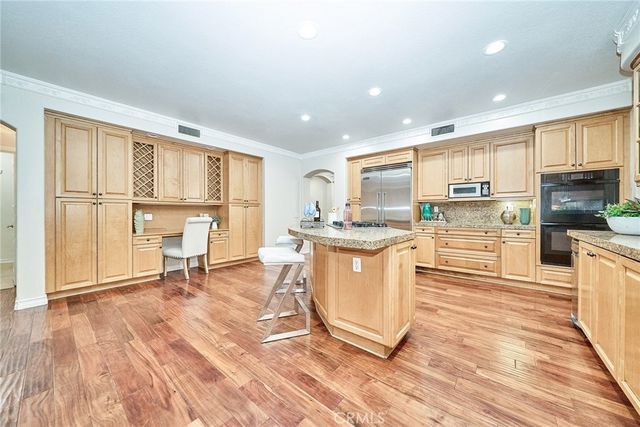 32 Canyonwood, Irvine, CA 92620