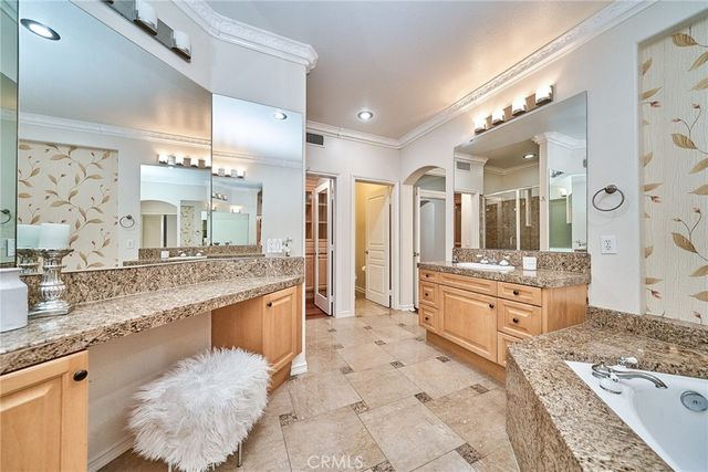 32 Canyonwood, Irvine, CA 92620