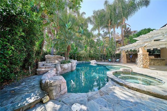 32 Canyonwood, Irvine, CA 92620
