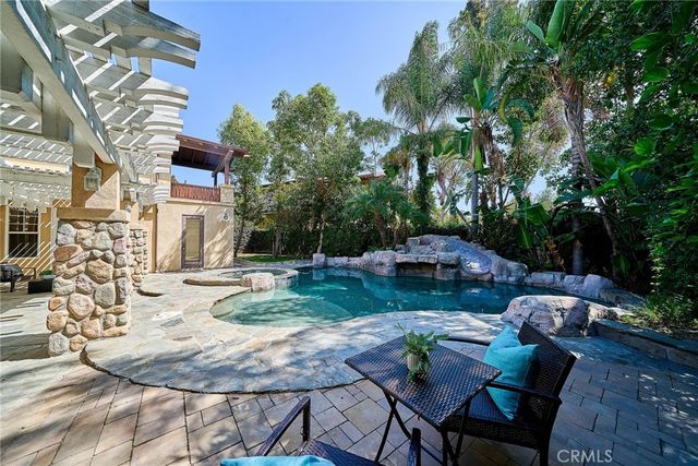 32 Canyonwood, Irvine, CA 92620