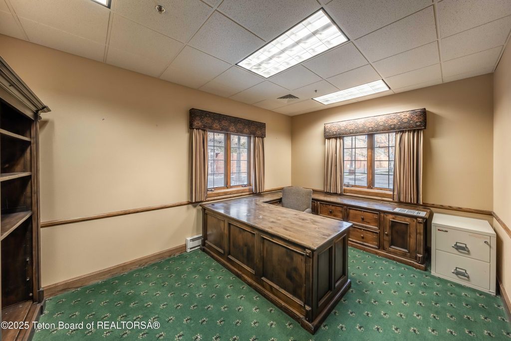 975 W BROADWAY Avenue, Jackson, WY 83001 photo 11